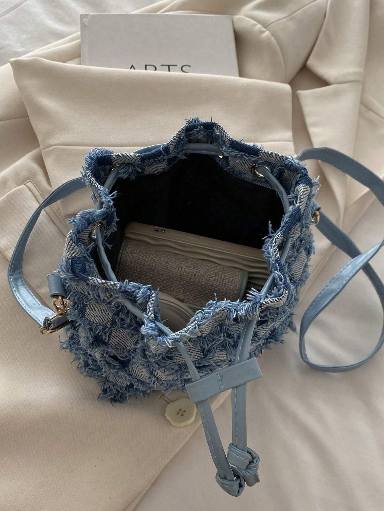 Large Capacity Fashion Design Single Shoulder Casual Bag Women's Simple Commuting Portable Bucket Bag