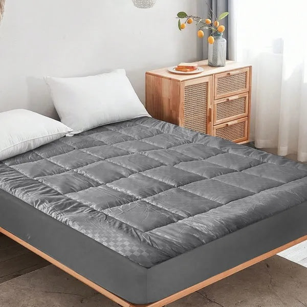 Solid-color Embossed Mattress Bedspread