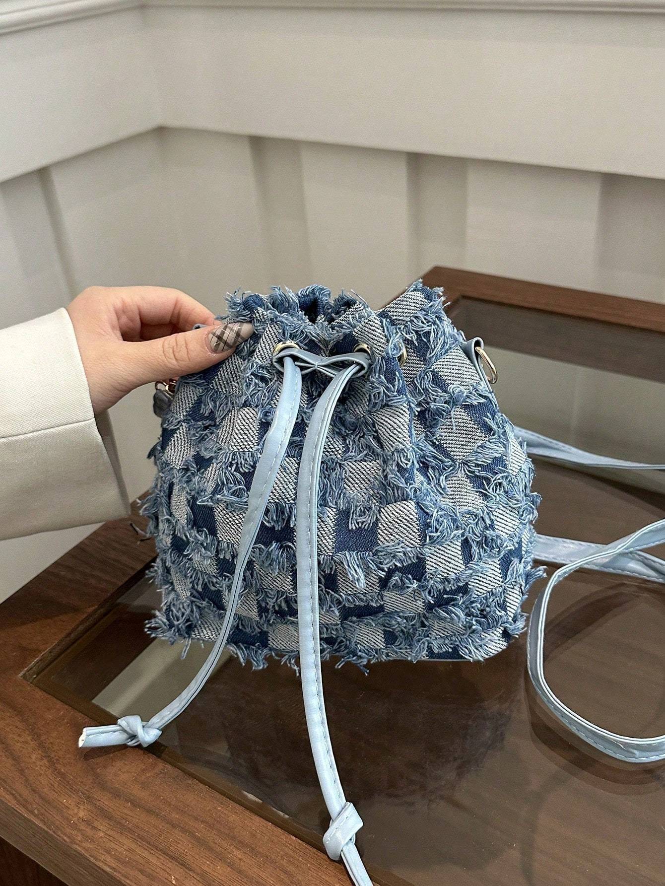Large Capacity Fashion Design Single Shoulder Casual Bag Women's Simple Commuting Portable Bucket Bag