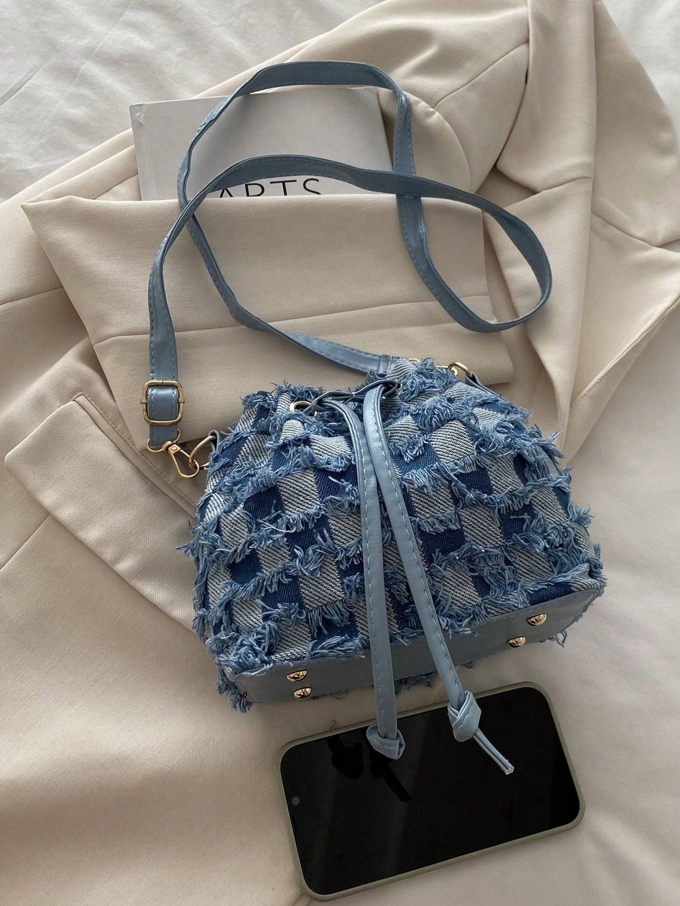 Large Capacity Fashion Design Single Shoulder Casual Bag Women's Simple Commuting Portable Bucket Bag