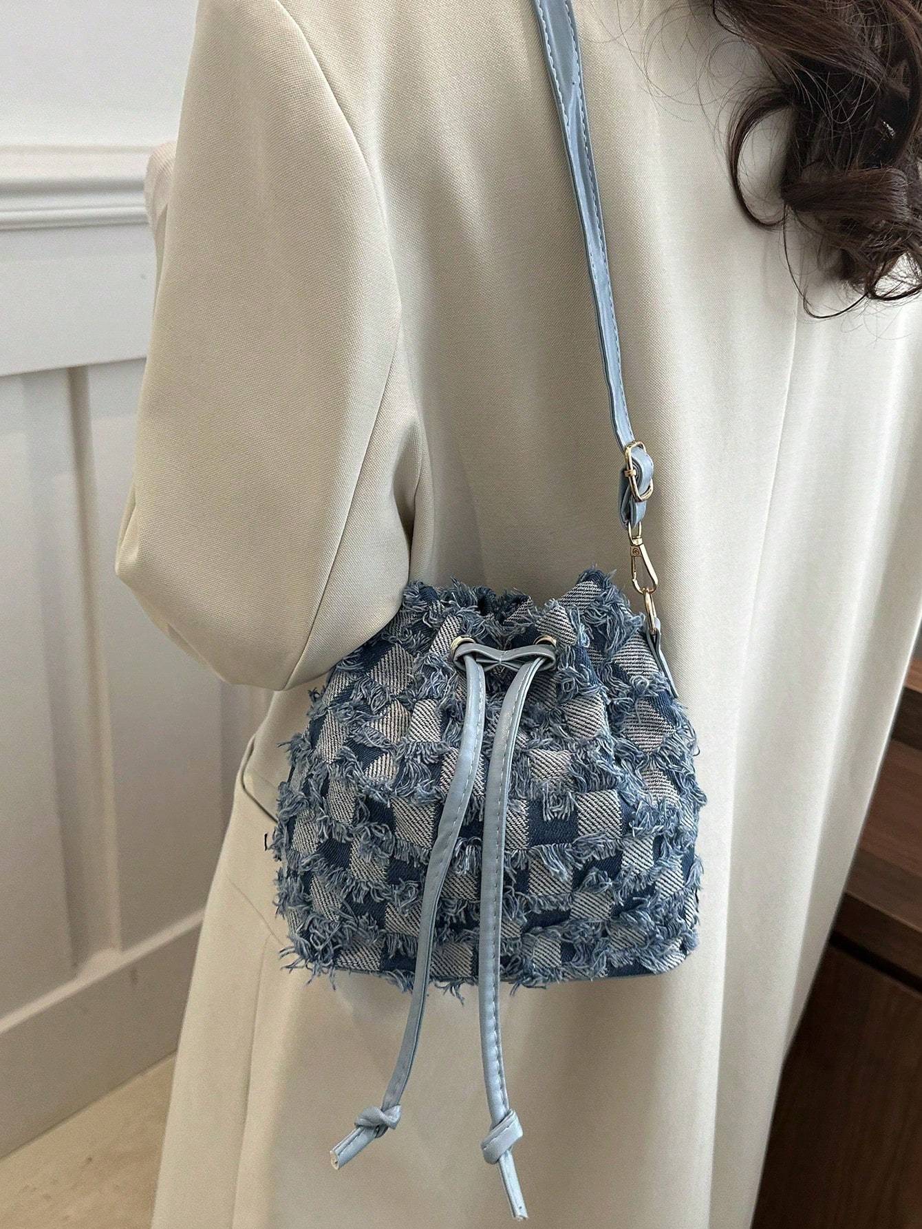 Large Capacity Fashion Design Single Shoulder Casual Bag Women's Simple Commuting Portable Bucket Bag