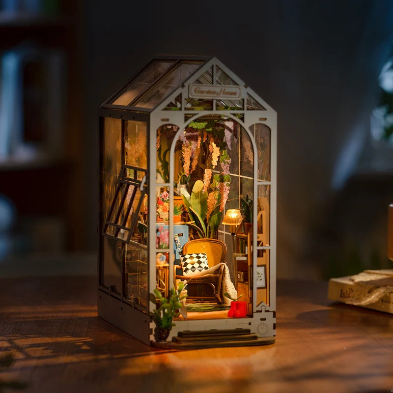Rolife Holiday Garden House DIY Book Nook Kit, Only Supports TK And Independent Sites